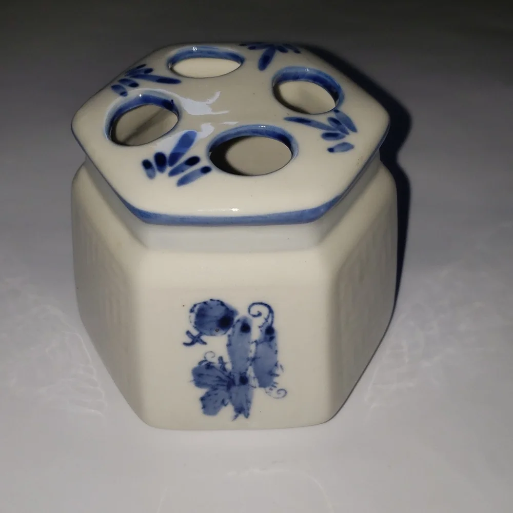 Porcelain Toothbrush Holder Blue White
